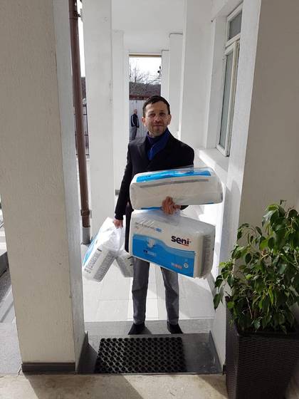 Daruri pentru femei cu nevoi speciale din Caminul de bătrâni „Sfânta Mănăstire Pasărea” (2020) – fotografia 6