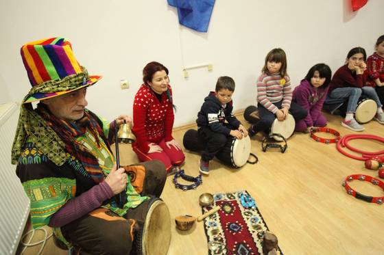 Atelier Dezvoltare Personală și Educație Emoțională prin Muzicoterapie “Ritmul meu și Ritmul Emoțiilor” susținut de Jean-Baptiste Odobeștian (2018) – fotografia 10