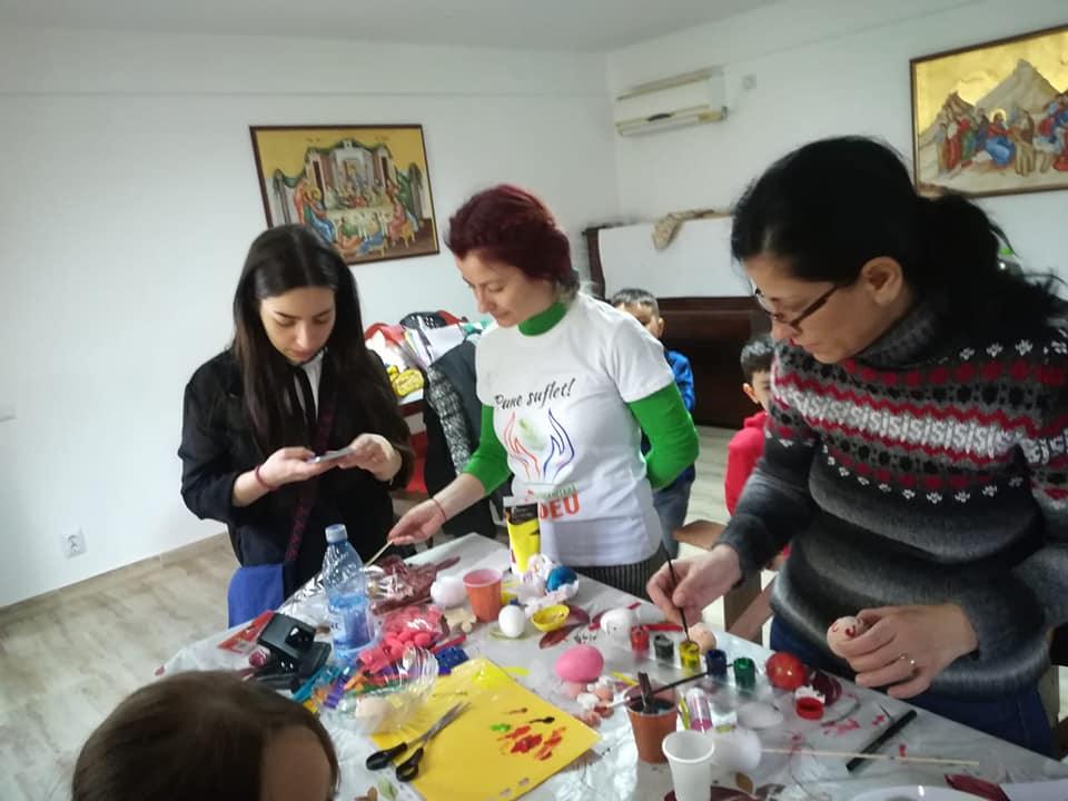 Atelier de pictat ouă (2019)