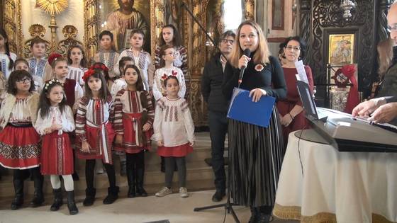 Corul „Clopoțeii Veseli” au deschis târgul caritabil de mărțișoare (2020) – fotografia 7