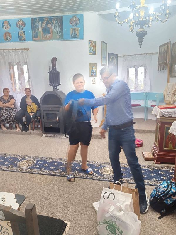 Ghiozdanele bucuriei la Gura Văii, județul Vaslui – fotografia 6