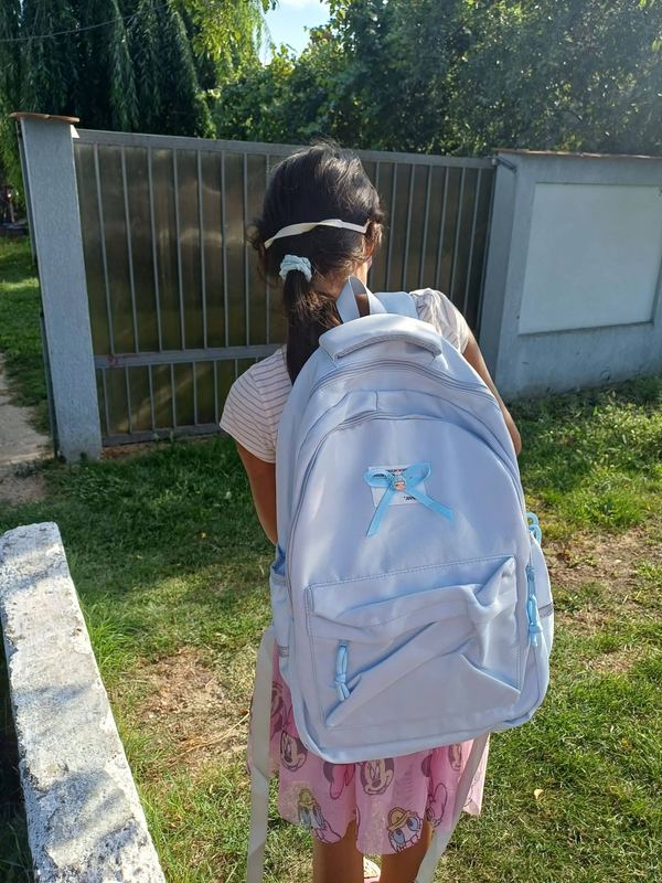 Ghiozdanele bucuriei la Poenarii Burchii, județul Prahova – fotografia 4